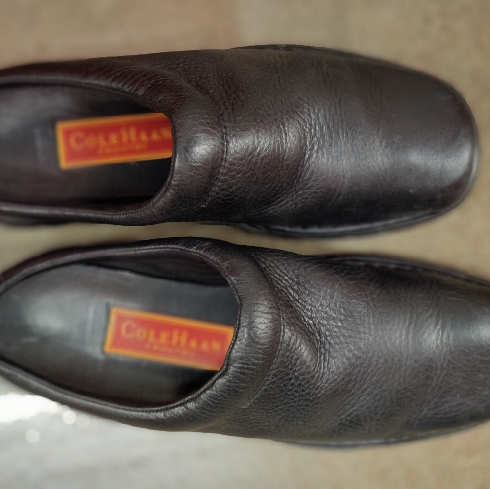 COLE HANN COUNTRY MULES. WOMEN'S SIZE 9.5, COLOR BLACK, SLIDE-ON AND GO!